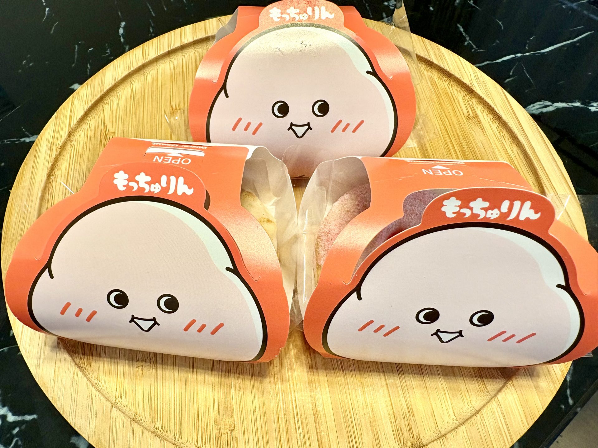 スパークリングミストお値下げ中 話題沸騰!? ついに手に入れた 売り切れ必至の『もっちゅりん』 全種類
